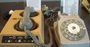 Acoustic Coupler (first kind of analog modem)
